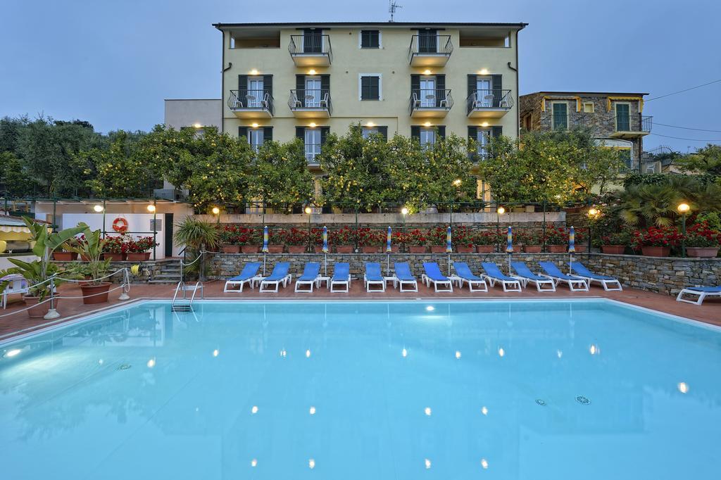 Residence Elvira Diano Marina Buitenkant foto