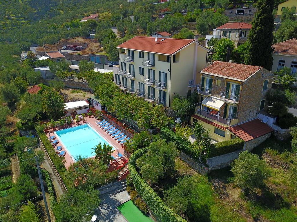 Residence Elvira Diano Marina Buitenkant foto